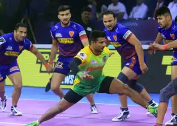 Heartbreak and Heroics: The Most Dramatic Close Encounters in PKL History 15 5 Most Dramatic Close Matches in PKL History